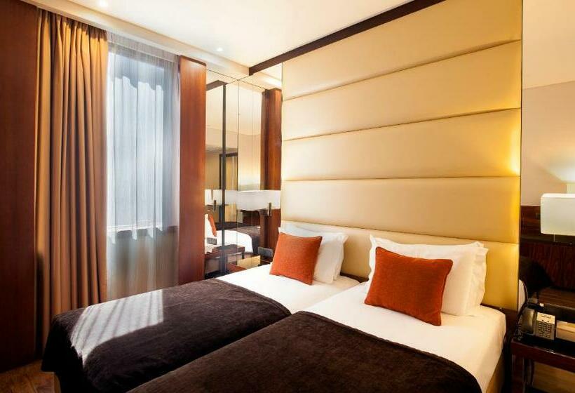 اتاق سوپریور, Turim Av Liberdade