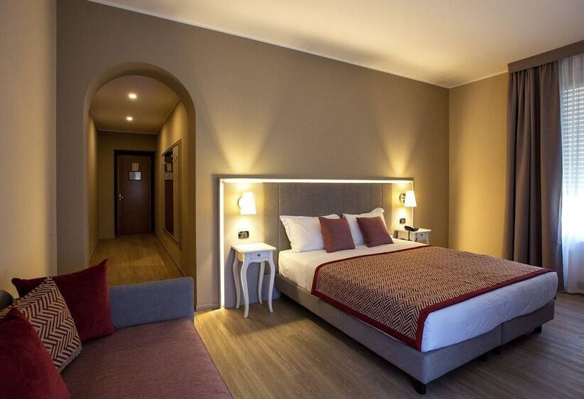 标准三人间, Villa Malpensa