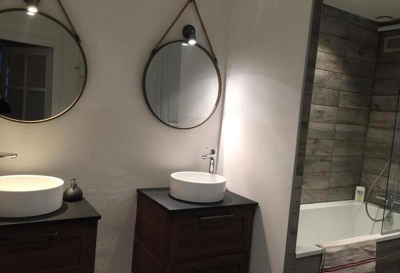 Family Suite, La Maison Des Gardes   Chambres D Hôtes