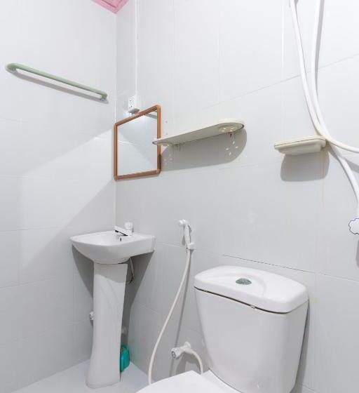 اتاق لوکس با تخت بزرگ, Leisure Inn Guest House