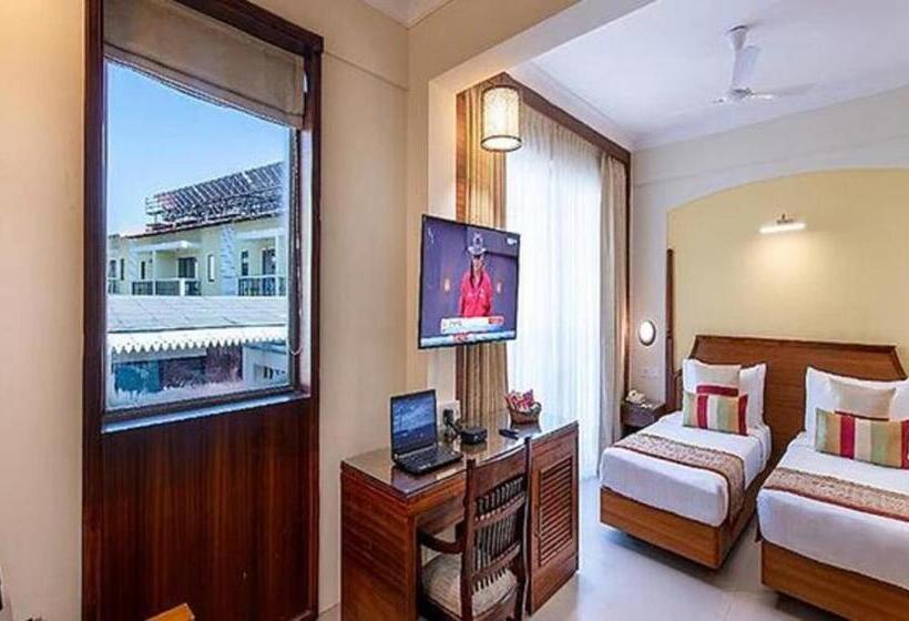 Номер Superior, Sea Breeze Sarovar Portico Varca Goa