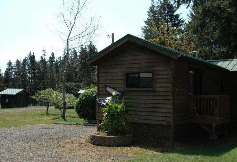 小室, Park Motel And Cabins