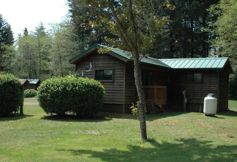 小室, Park Motel And Cabins