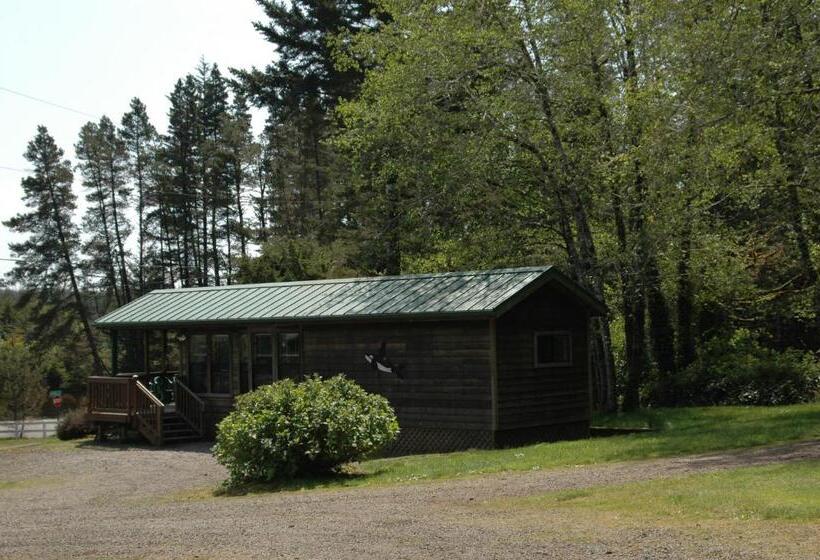 小室, Park Motel And Cabins