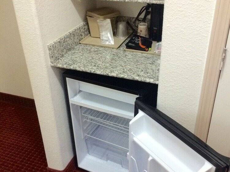 Люкс, Comfort Inn & Suites Chesapeake  Portsmouth