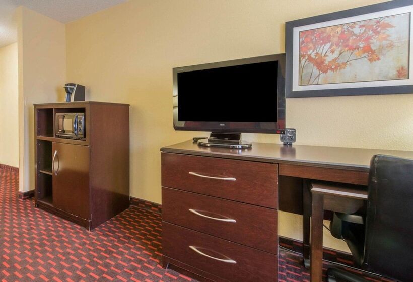 Люкс, Comfort Suites Altoona