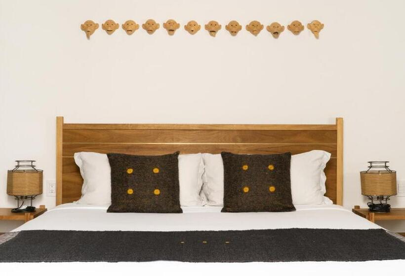 Deluxe Suite King Bed, Sombra Del Agua