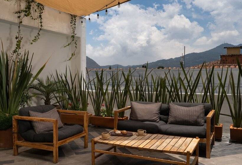 سوییت لوکس, Sombra Del Agua
