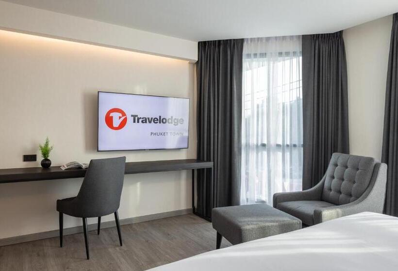 디럭스 룸, Travelodge Phuket Town