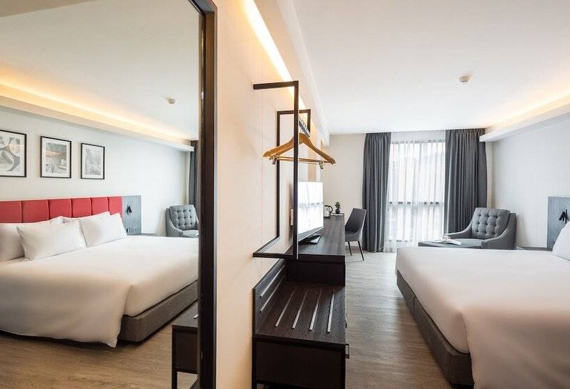 디럭스 룸, Travelodge Phuket Town