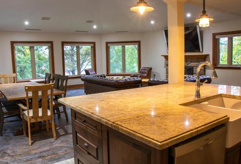 Президентский Люкс, Fairy Bay Lakehouse