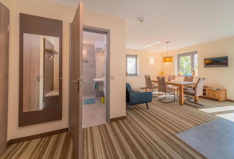 Апартаменты 2 Спальни, Elly Hostel
