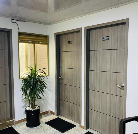 اتاق استاندارد با سرویس بهداشتی مشترک, Bogotá Kings 301