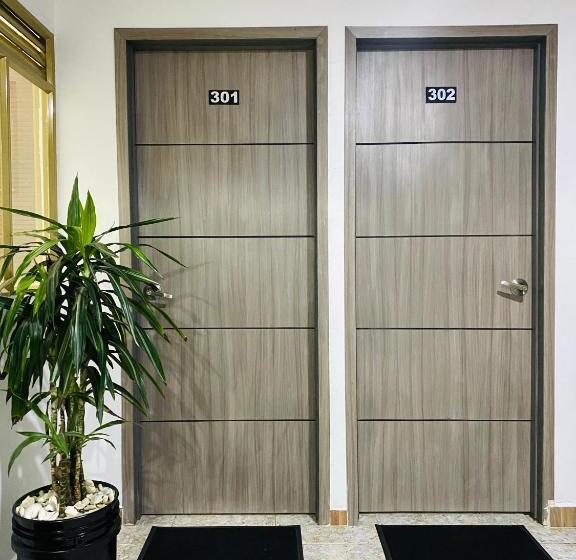 اتاق استاندارد با سرویس بهداشتی مشترک, Bogotá Kings 301