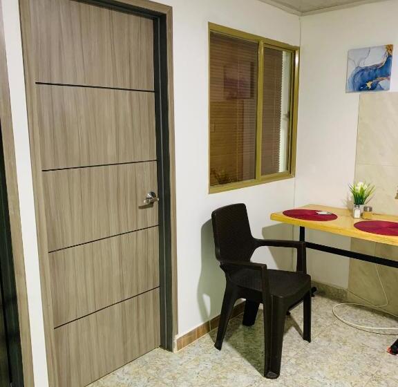 اتاق استاندارد با سرویس بهداشتی مشترک, Bogotá Kings 301