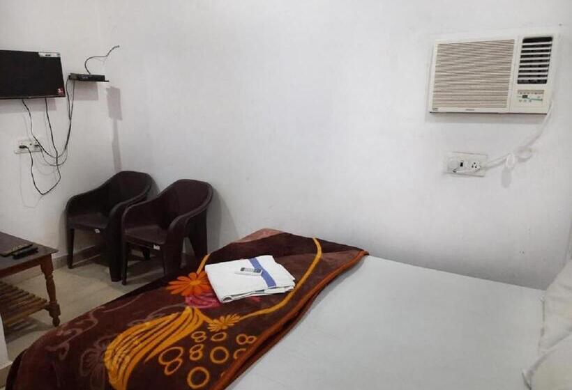 Номер Стандарт, Staymaker Hotel Raj Ganga