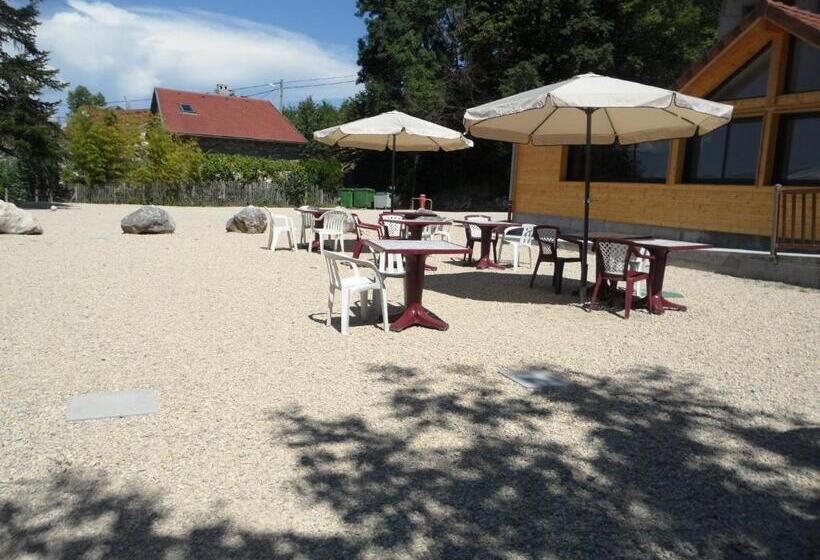 اتاق خانوادگی, Gite Auberge Edelweiss