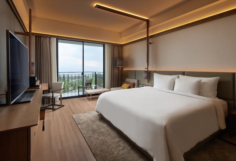Номер Deluxe Вид на Сад, The Gaia Hotel Bandung