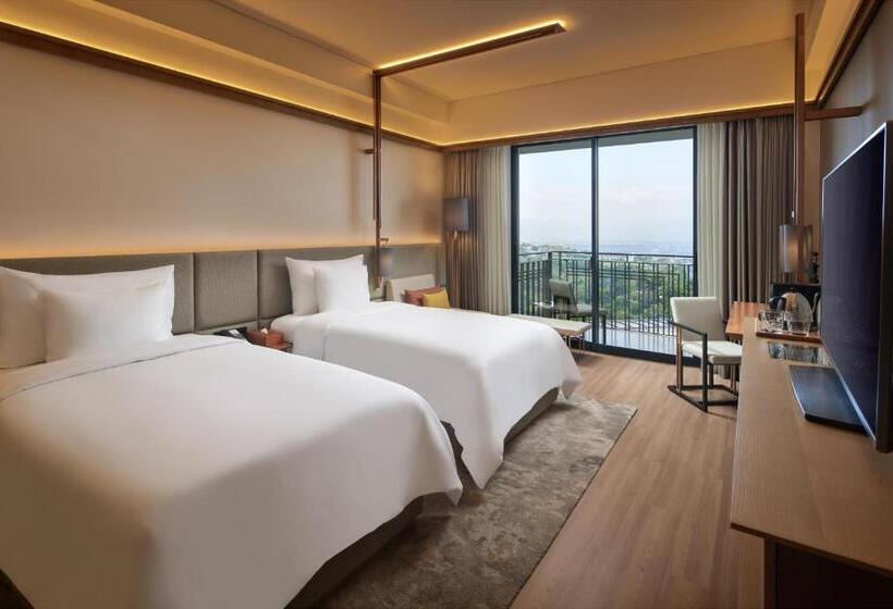 Номер Deluxe Вид на Город, The Gaia Hotel Bandung