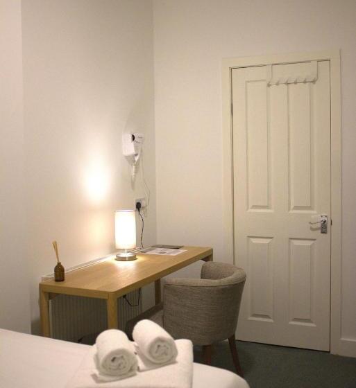 Номер Basic, The Wellington Hotel Birmingham   Breakfast Included, Near O2 Academy & City Centre