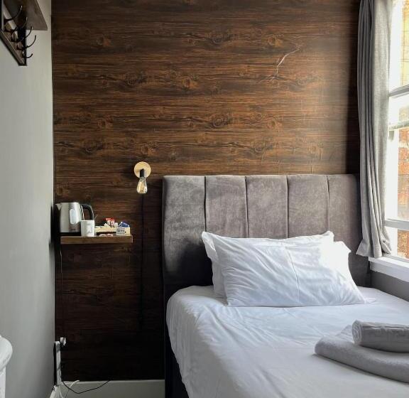 Одноместный Номер Basic, The Wellington Hotel Birmingham   Breakfast Included, Near O2 Academy & City Centre