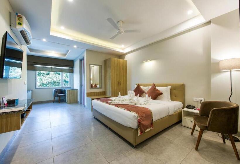 اتاق لوکس, Rosastays Gurugram Sec 31