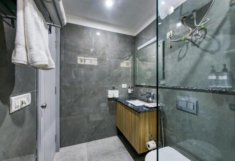 اتاق لوکس, Rosastays Gurugram Sec 31