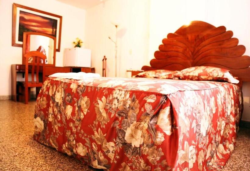 اتاق استاندارد یک نفره, Sol Del Oriente Iquitos