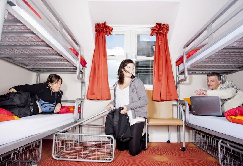 공동 객실, Snoozles Quay Street Tourist Hostel