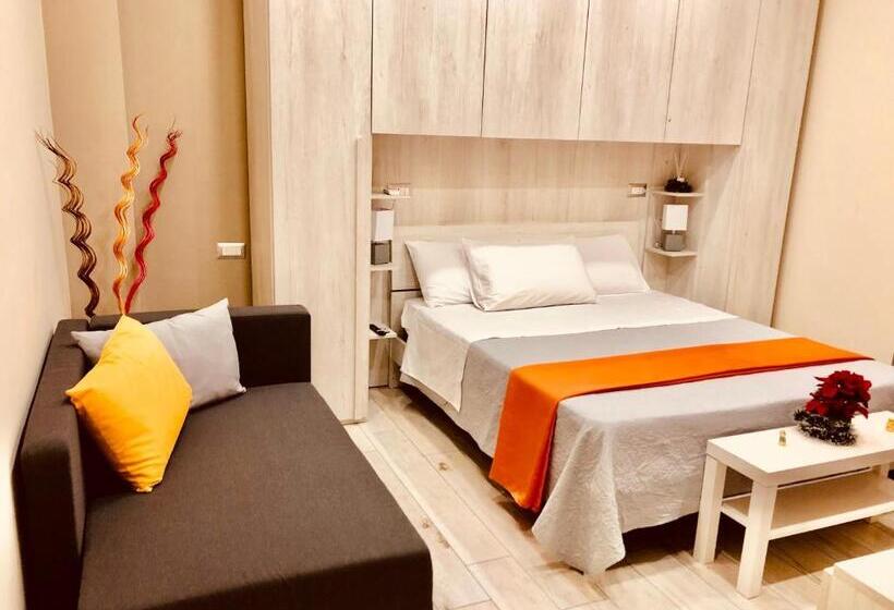 带阳台的豪华间, Yourhome   La Meta Perfetta Rooms&spa