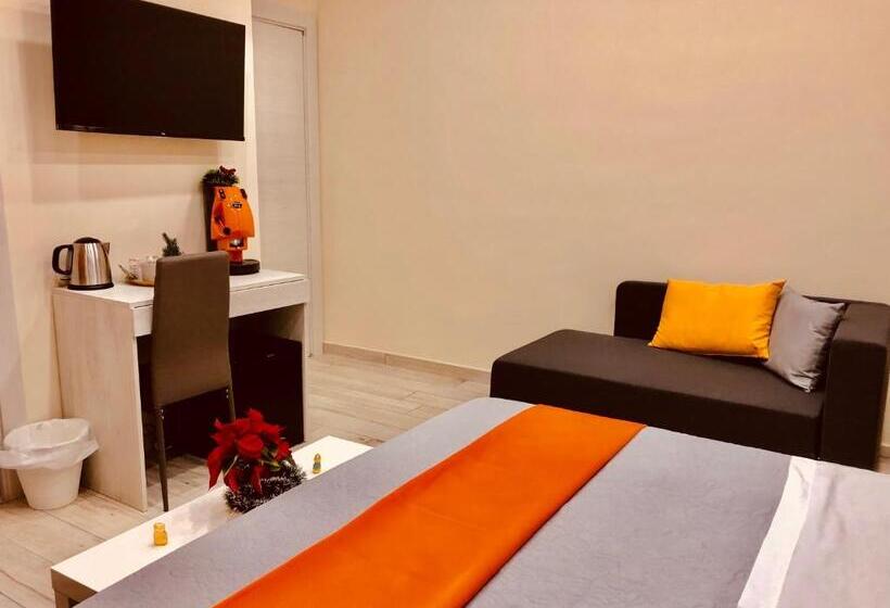 带阳台的豪华间, Yourhome   La Meta Perfetta Rooms&spa