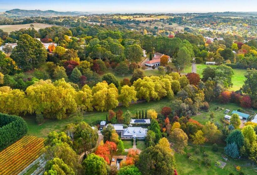 디럭스 스튜디오, Beechworth House