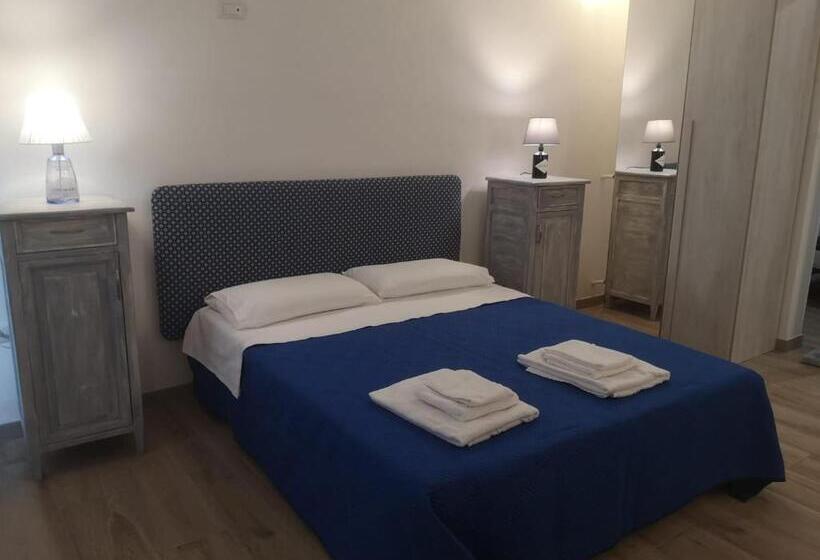 Семейный Номер Вид на Сад, Delcicer Casa Vacanze O Camera Privata