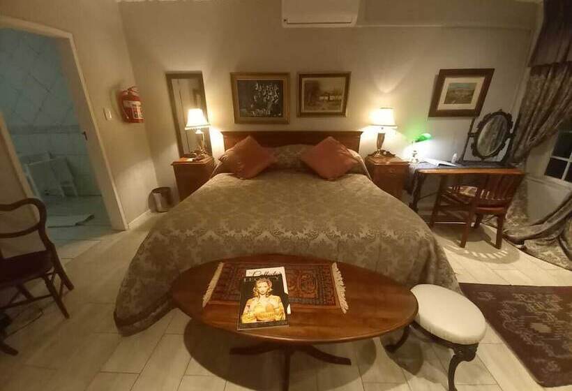 اتاق لوکس, Michaelangelo Guest House