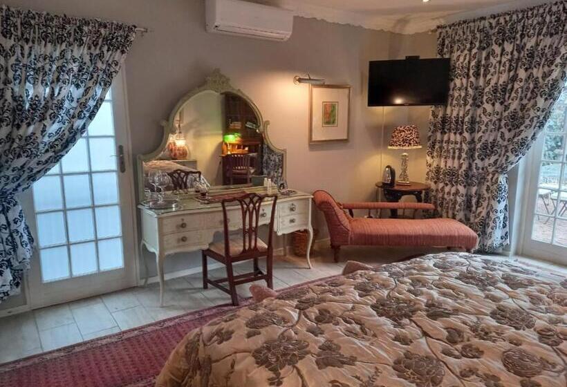 اتاق لوکس, Michaelangelo Guest House