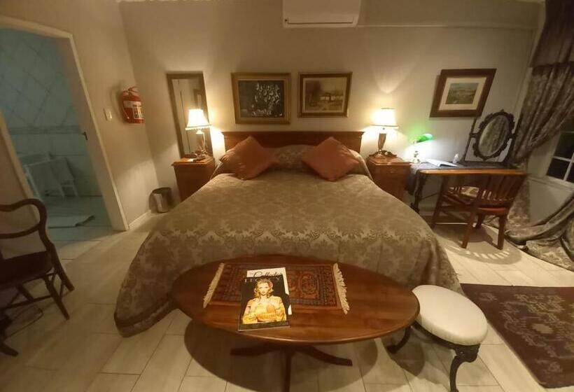 اتاق لوکس, Michaelangelo Guest House