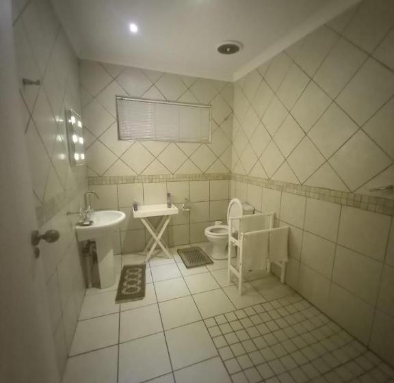 اتاق لوکس, Michaelangelo Guest House