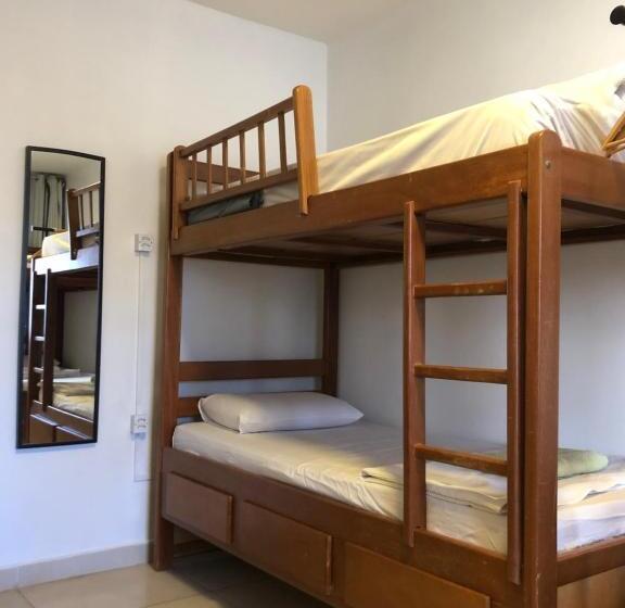 Bed in Shared Room with Shared Bathroom, Gayfriendly Hostel Bsb Airport