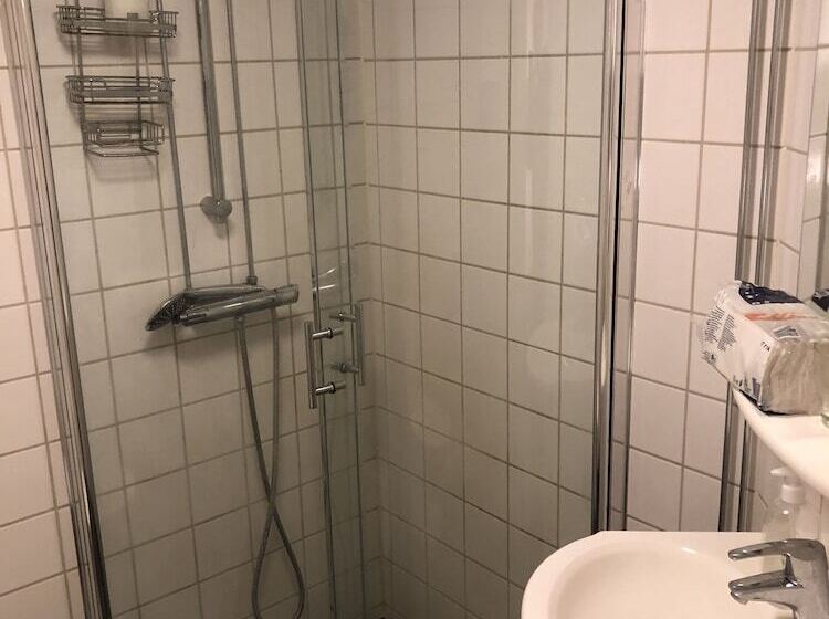 标准间, Berggårdens Gästgiveri