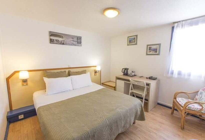 Номер Стандарт Трехместный, Hipotel Marne La Vallée