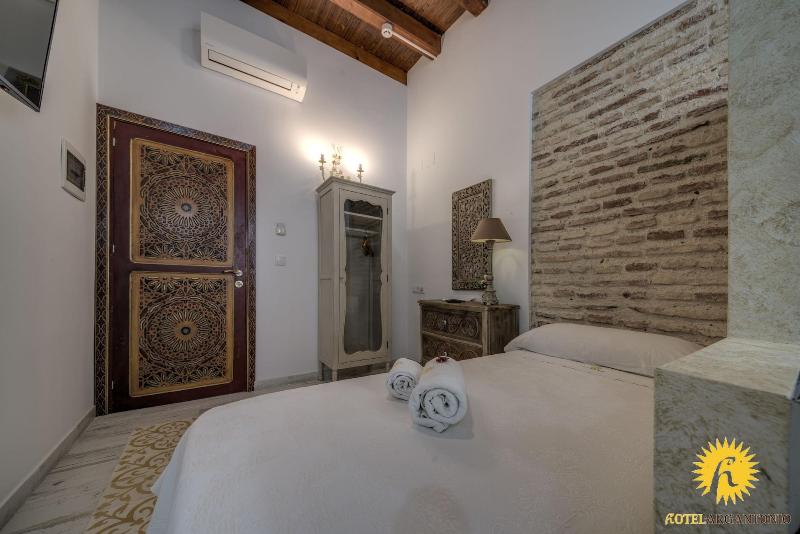 اتاق استاندارد یک نفره, Argantonio