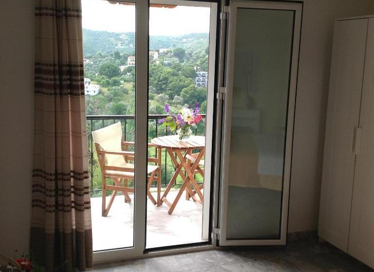 Economy Studio, Villa Kavourakia
