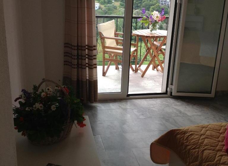Economy Studio, Villa Kavourakia