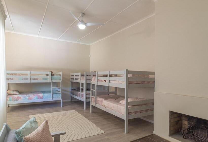 Трехместный Номер Стандарт Вид на Сад, Hoogwater Family House
