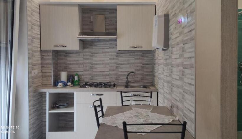 اتاق خانوادگی, B & B Le Gemelline