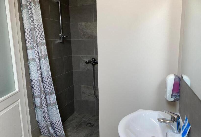 اتاق لوکس, Boutique Rooms With Parking
