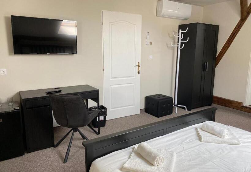 اتاق لوکس سه تخته, Boutique Rooms With Parking