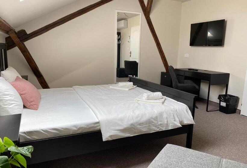 اتاق لوکس سه تخته, Boutique Rooms With Parking