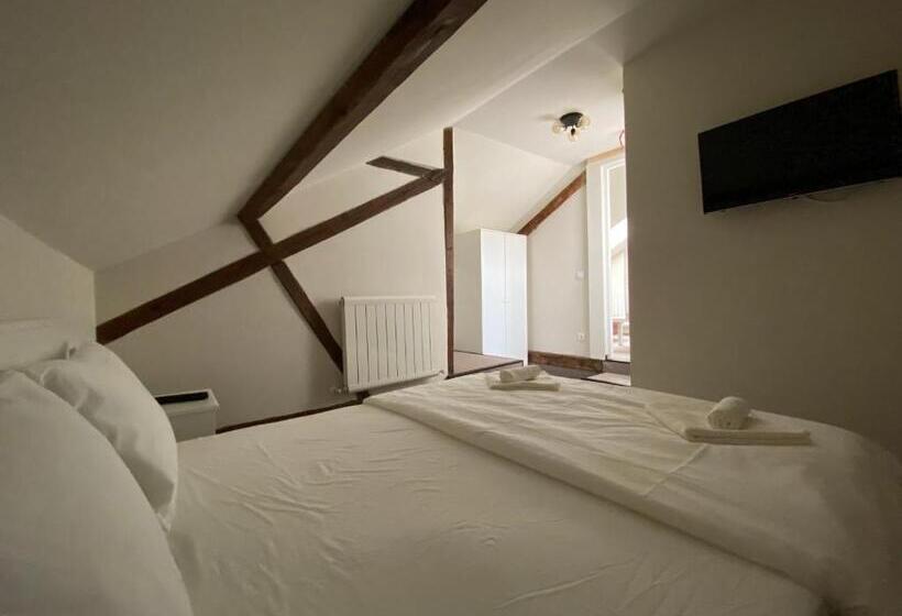 سوییت خانوادگی, Boutique Rooms With Parking