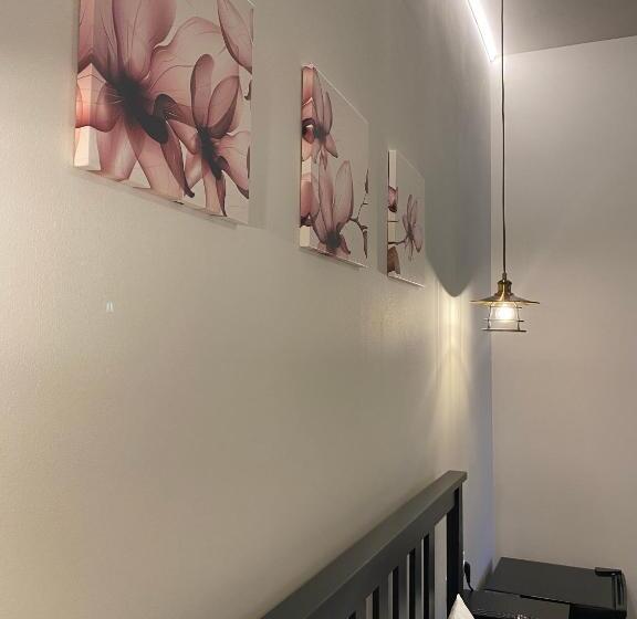 اتاق لوکس خانوادگی, Boutique Rooms With Parking